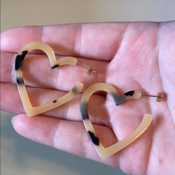 Tortoise Tan & Black Heart Drop Earrings - Picture 2 of 5